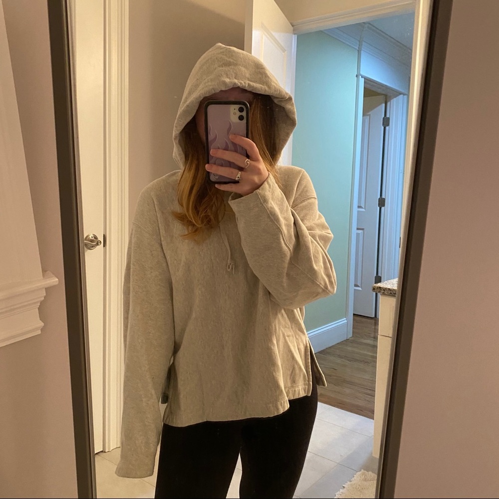 Uniqlo Grey Cropped Sweatshirt